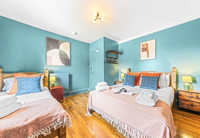 Rent by room in Inverness - mySTAYINN Fraser Guest House - Room 8