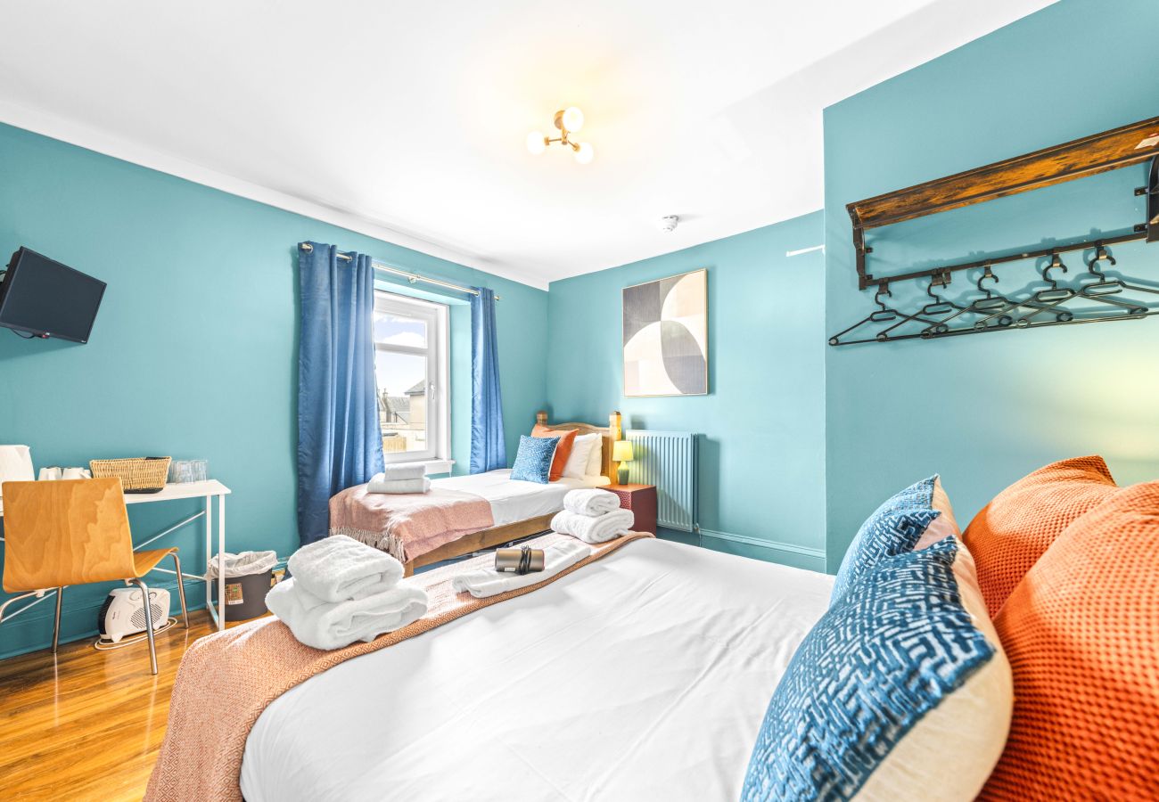 Rent by room in Inverness - mySTAYINN Fraser Guest House - Room 8