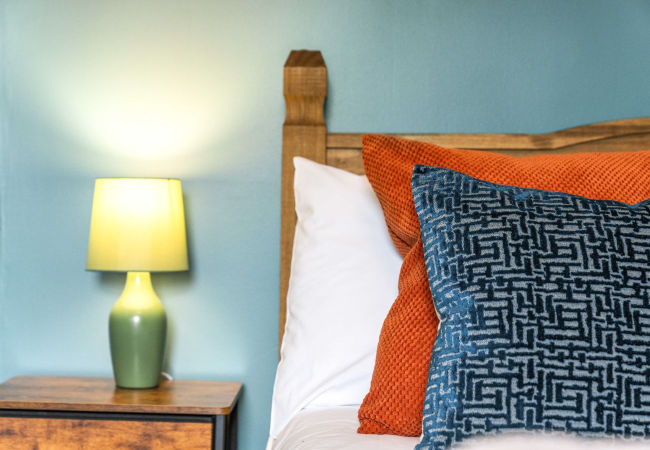 Rent by room in Inverness - mySTAYINN Fraser Guest House - Room 8