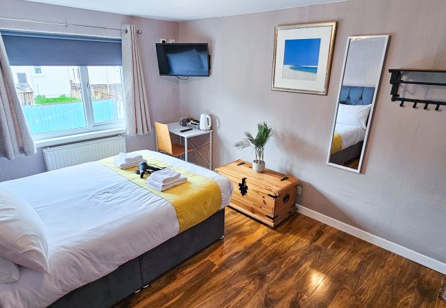 Rent by room in Inverness - mySTAYINN Lovat Guest House - Room 6 Rent by room in Inverness - mySTAYINN Lovat Guest House - Room 6