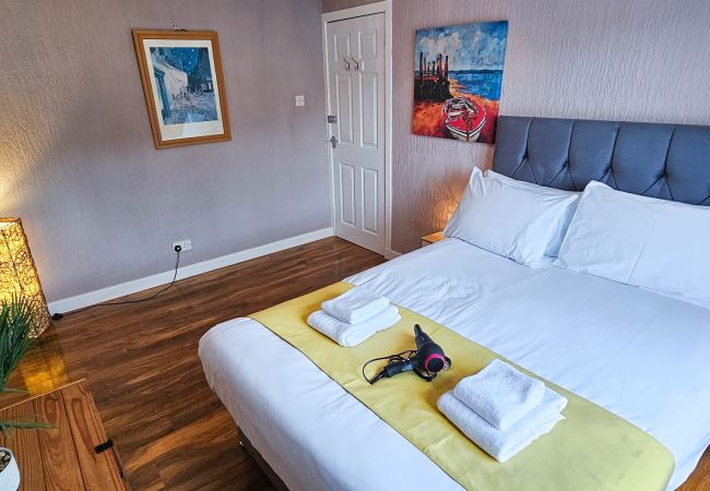 Rent by room in Inverness - mySTAYINN Lovat Guest House - Room 6 Rent by room in Inverness - mySTAYINN Lovat Guest House - Room 6