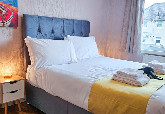 Rent by room in Inverness - mySTAYINN Lovat Guest House - Room 6 Rent by room in Inverness - mySTAYINN Lovat Guest House - Room 6