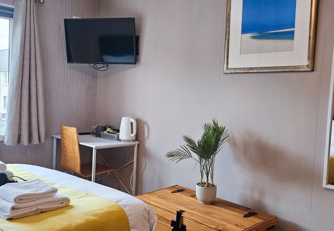 Rent by room in Inverness - mySTAYINN Lovat Guest House - Room 6 Rent by room in Inverness - mySTAYINN Lovat Guest House - Room 6