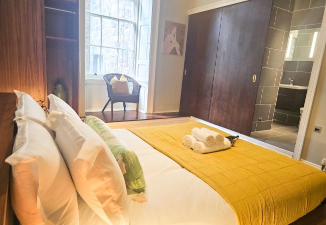 Apartment in Edinburgh - Spacious 2 Bedroom Apartment in the heart of New Town  Apartment in Edinburgh - Spacious 2 Bedroom Apartment in the heart of New Town