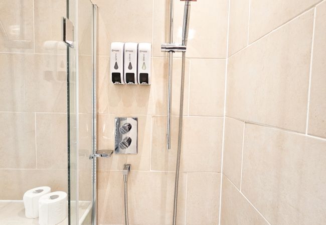 Apartment in Edinburgh - Spacious 2 Bedroom Apartment in the heart of New Town  Apartment in Edinburgh - Spacious 2 Bedroom Apartment in the heart of New Town