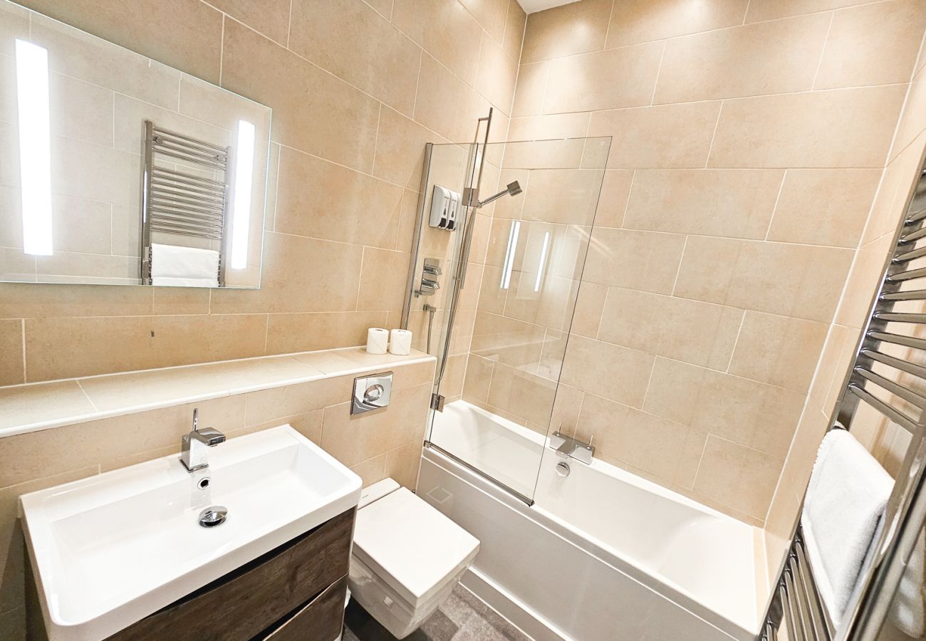 Apartment in Edinburgh - Spacious 2 Bedroom Apartment in the heart of New Town 