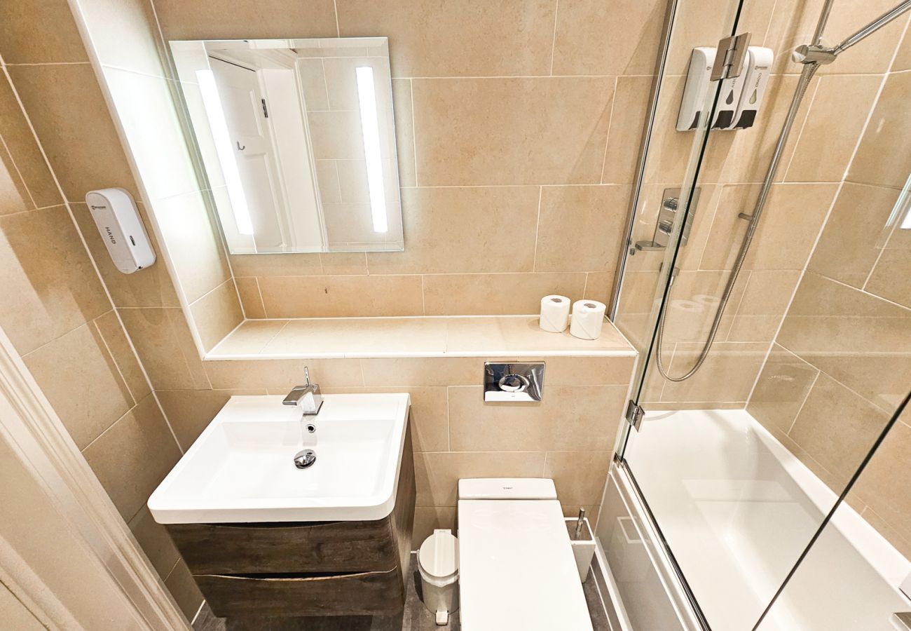 Apartment in Edinburgh - Spacious 2 Bedroom Apartment in the heart of New Town 