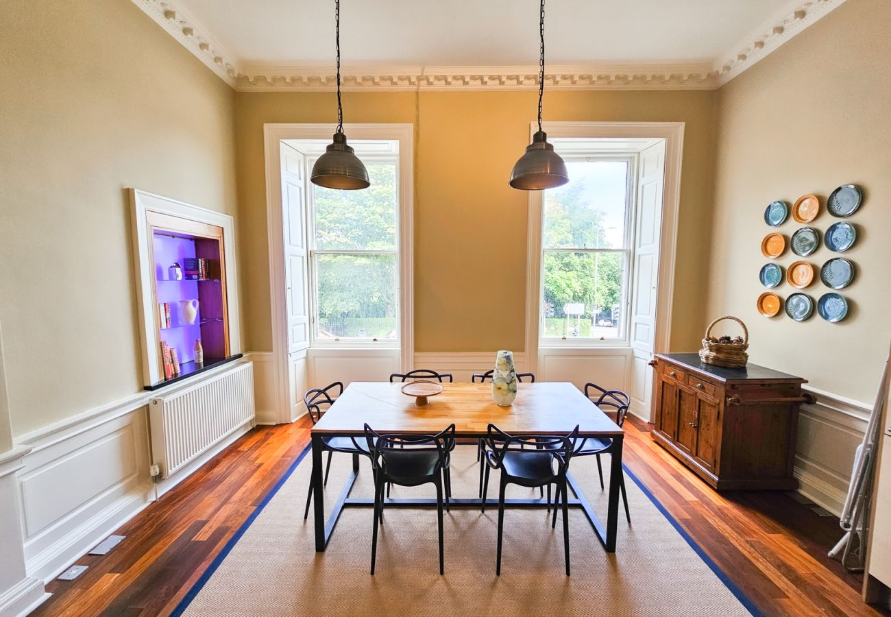 Apartment in Edinburgh - Spacious 2 Bedroom Apartment in the heart of New Town 