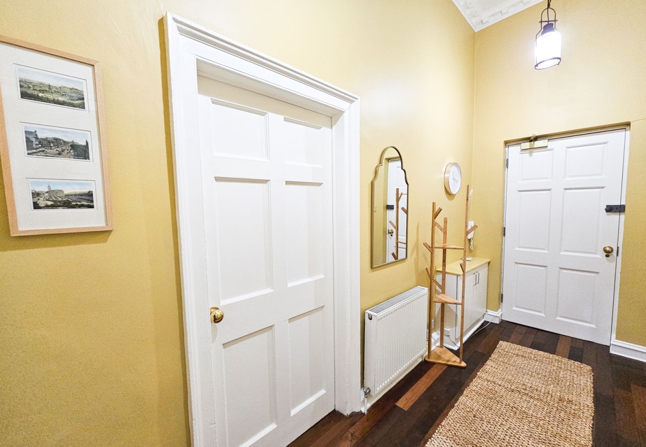 Apartment in Edinburgh - Spacious 2 Bedroom Apartment in the heart of New Town 