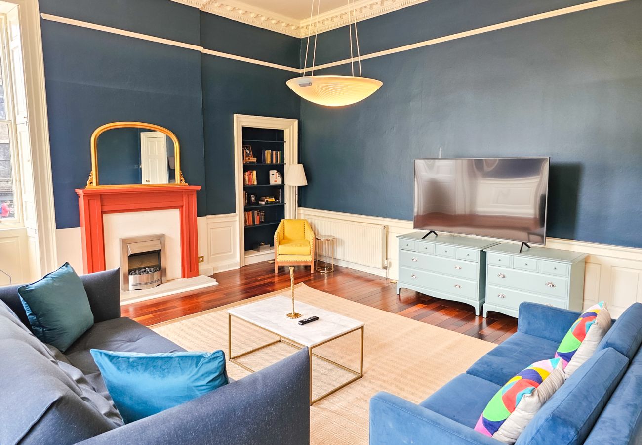 Apartment in Edinburgh - Spacious 2 Bedroom Apartment in the heart of New Town 