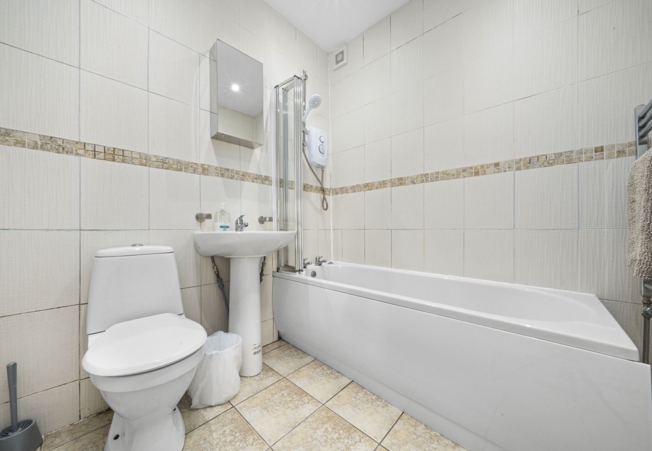 Apartment in Alexandria - Charming 1-Bedroom Home in Alexandria