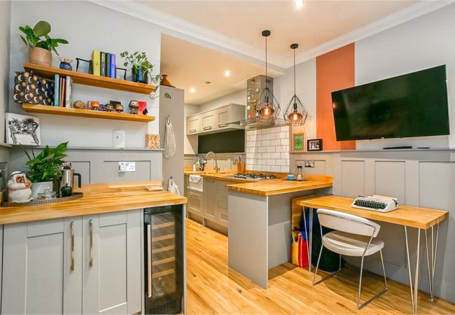 Apartment in Edinburgh - Charming 1 Bedroom in Edinburgh's West End
