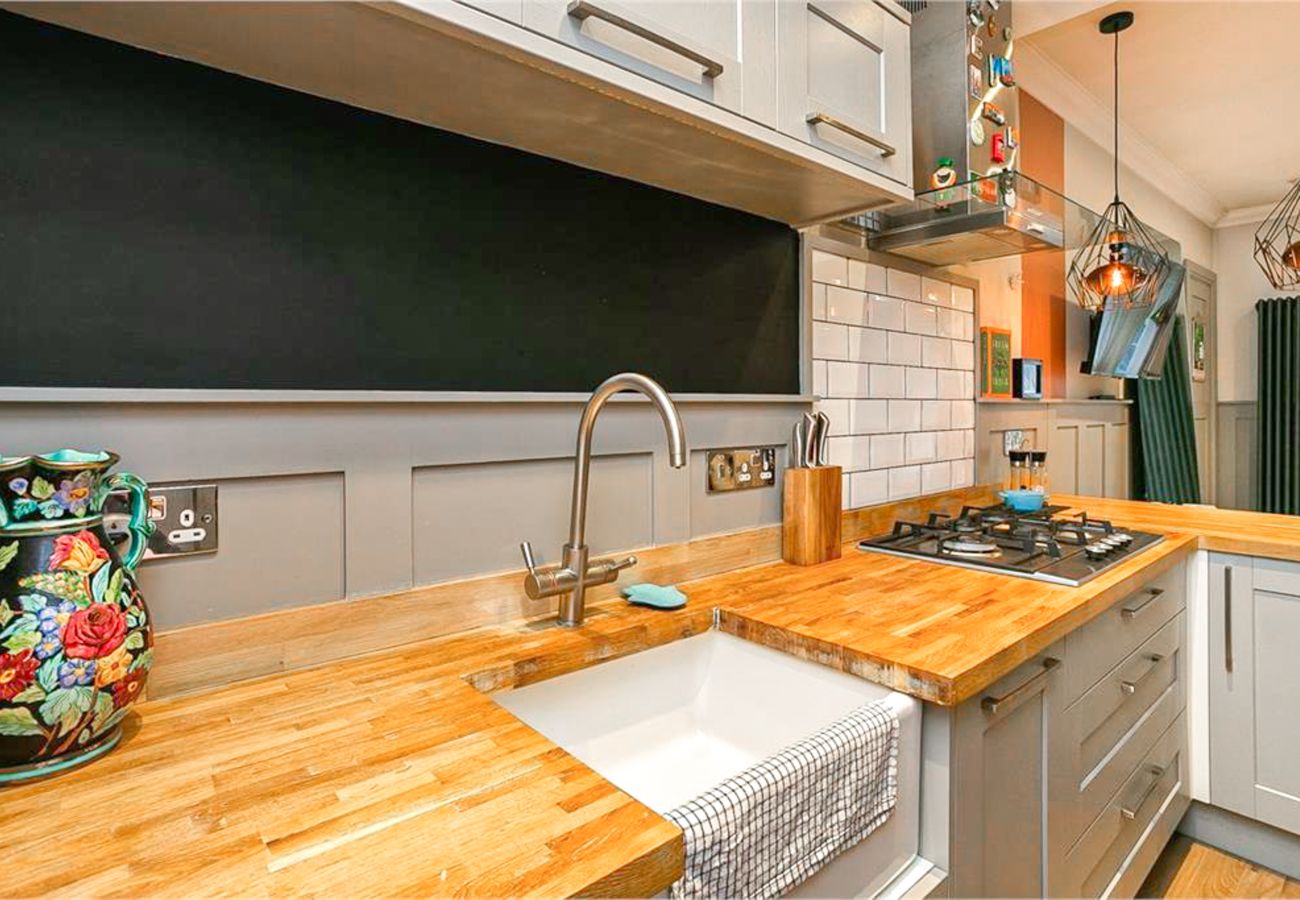 Apartment in Edinburgh - Charming 1 Bedroom in Edinburgh's West End