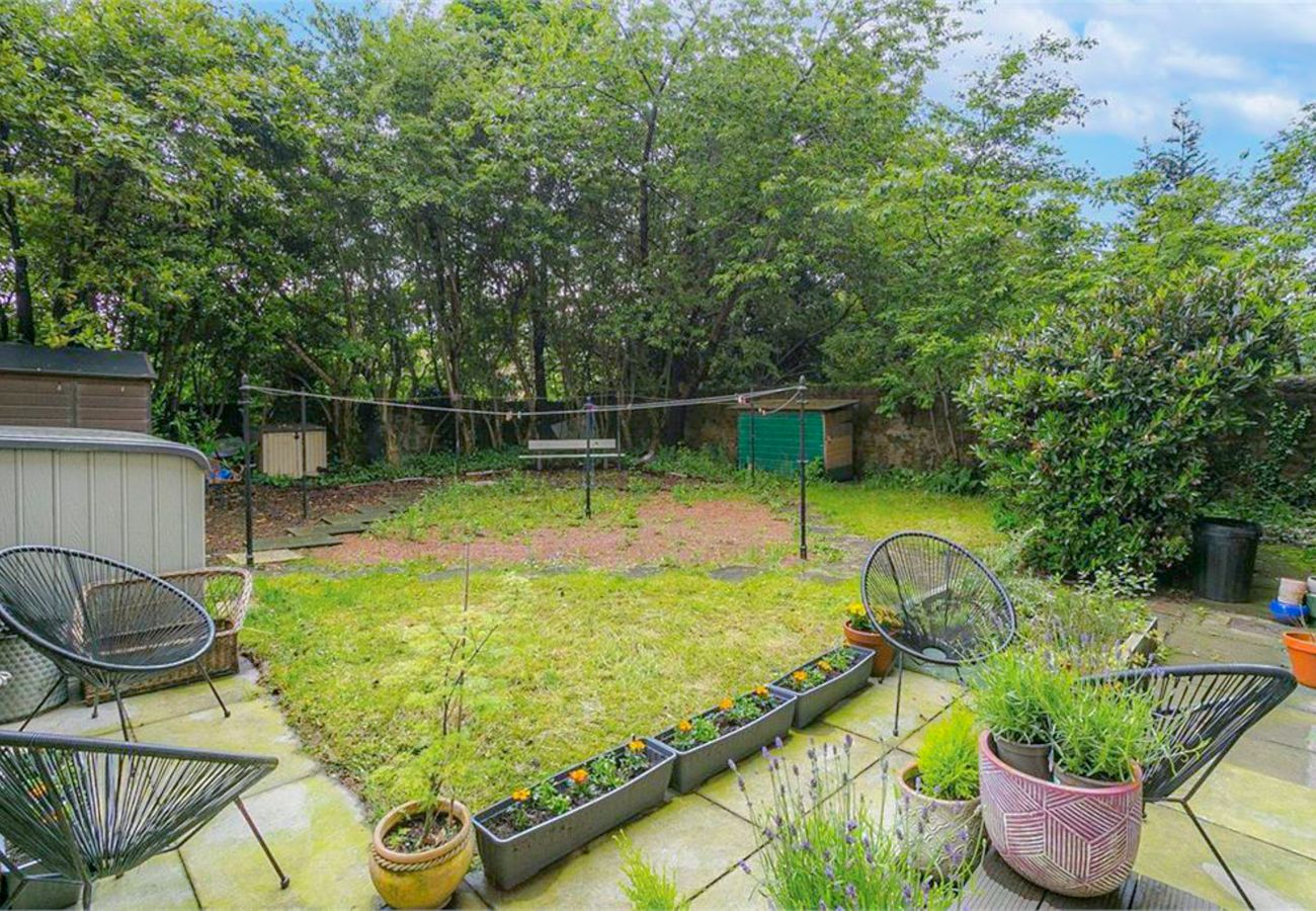 Apartment in Edinburgh - Charming 1 Bedroom in Edinburgh's West End
