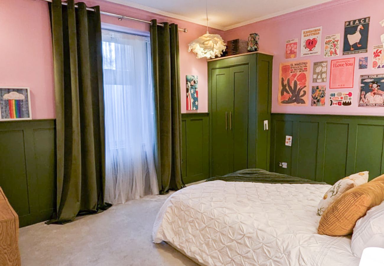 Apartment in Edinburgh - Charming 1 Bedroom in Edinburgh's West End