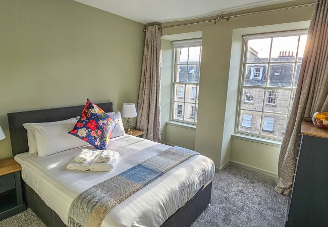Apartment in Edinburgh - Royal Mile - Bright 2 Bedroom Apartment   Apartment in Edinburgh - Royal Mile - Bright 2 Bedroom Apartment