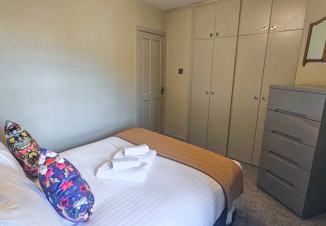 Apartment in Edinburgh - Royal Mile - Bright 2 Bedroom Apartment   Apartment in Edinburgh - Royal Mile - Bright 2 Bedroom Apartment