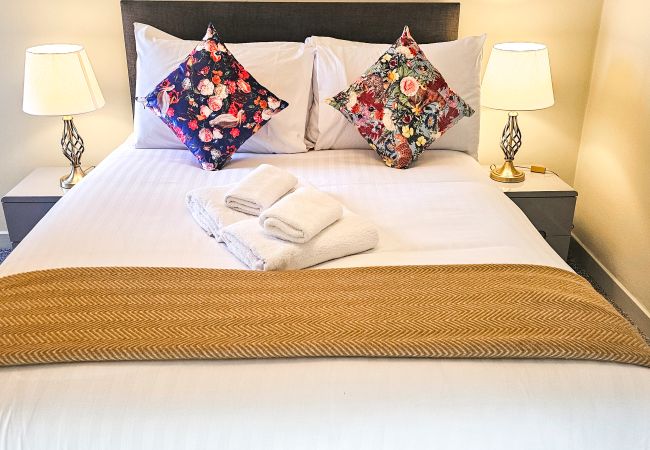 Apartment in Edinburgh - Royal Mile - Bright 2 Bedroom Apartment   Apartment in Edinburgh - Royal Mile - Bright 2 Bedroom Apartment