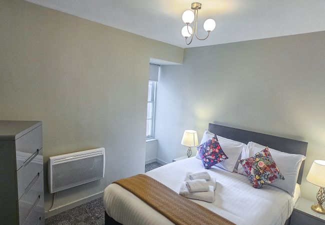 Apartment in Edinburgh - Royal Mile - Bright 2 Bedroom Apartment   Apartment in Edinburgh - Royal Mile - Bright 2 Bedroom Apartment