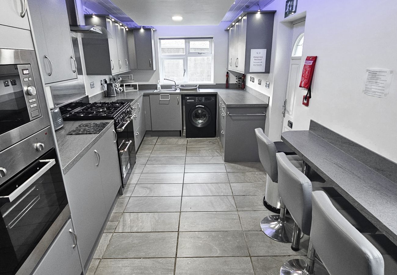 House in Tranent - Bridge St 6 Bedroom House - Tranent