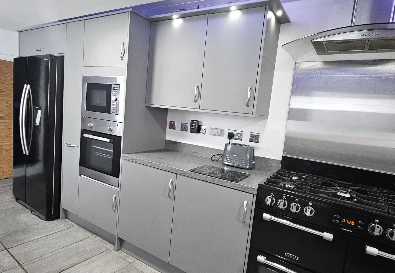 House in Tranent - Bridge St 6 Bedroom House - Tranent