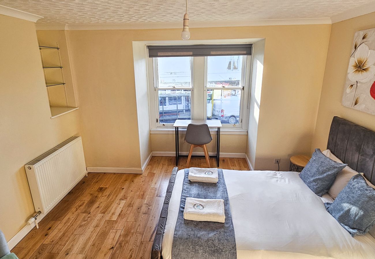 House in Tranent - Bridge St 6 Bedroom House - Tranent