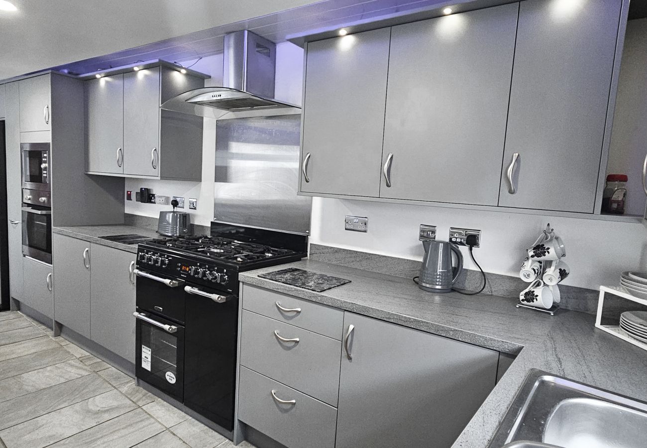 House in Tranent - Bridge St 6 Bedroom House - Tranent