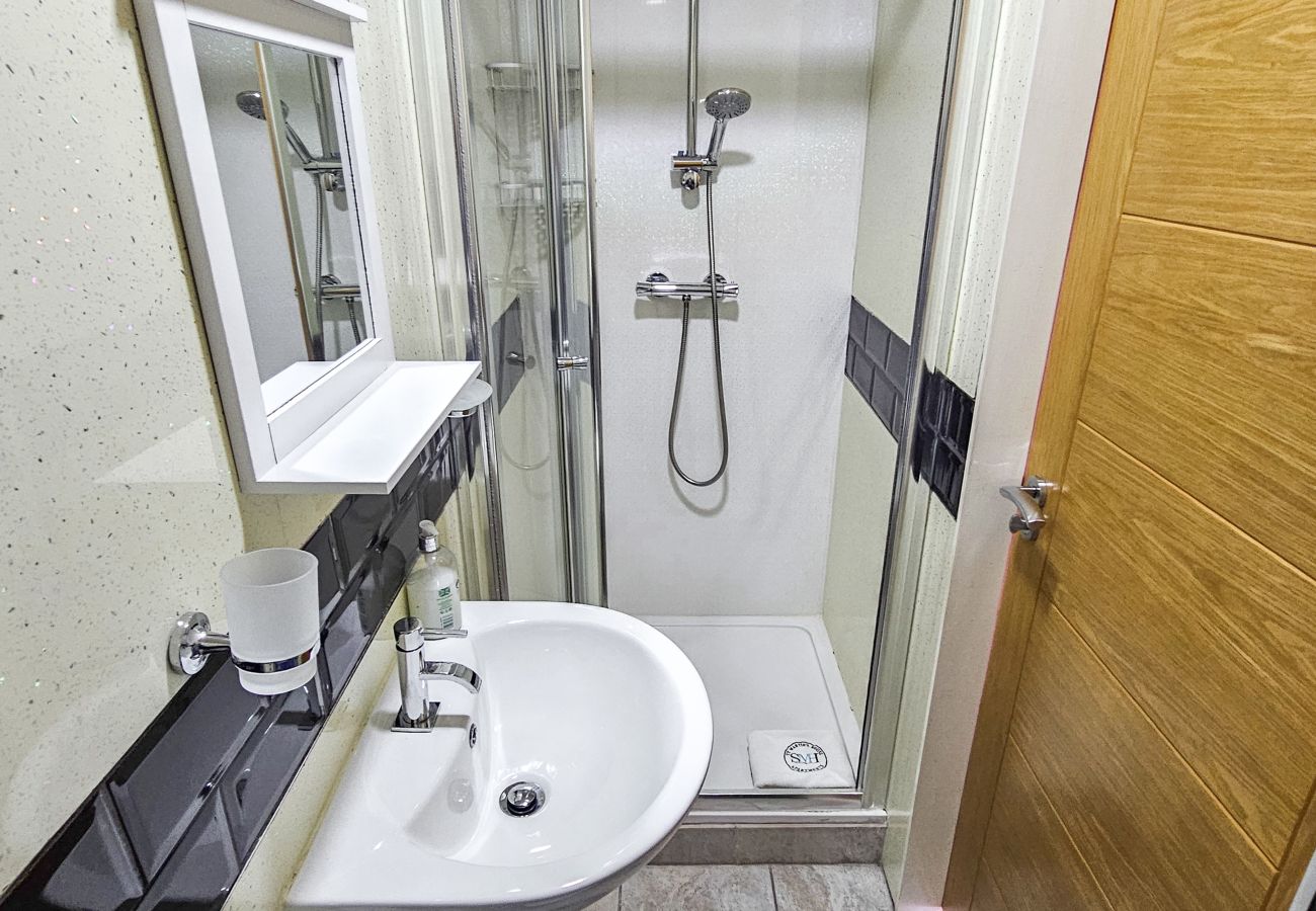 House in Tranent - Bridge St 6 Bedroom House - Tranent