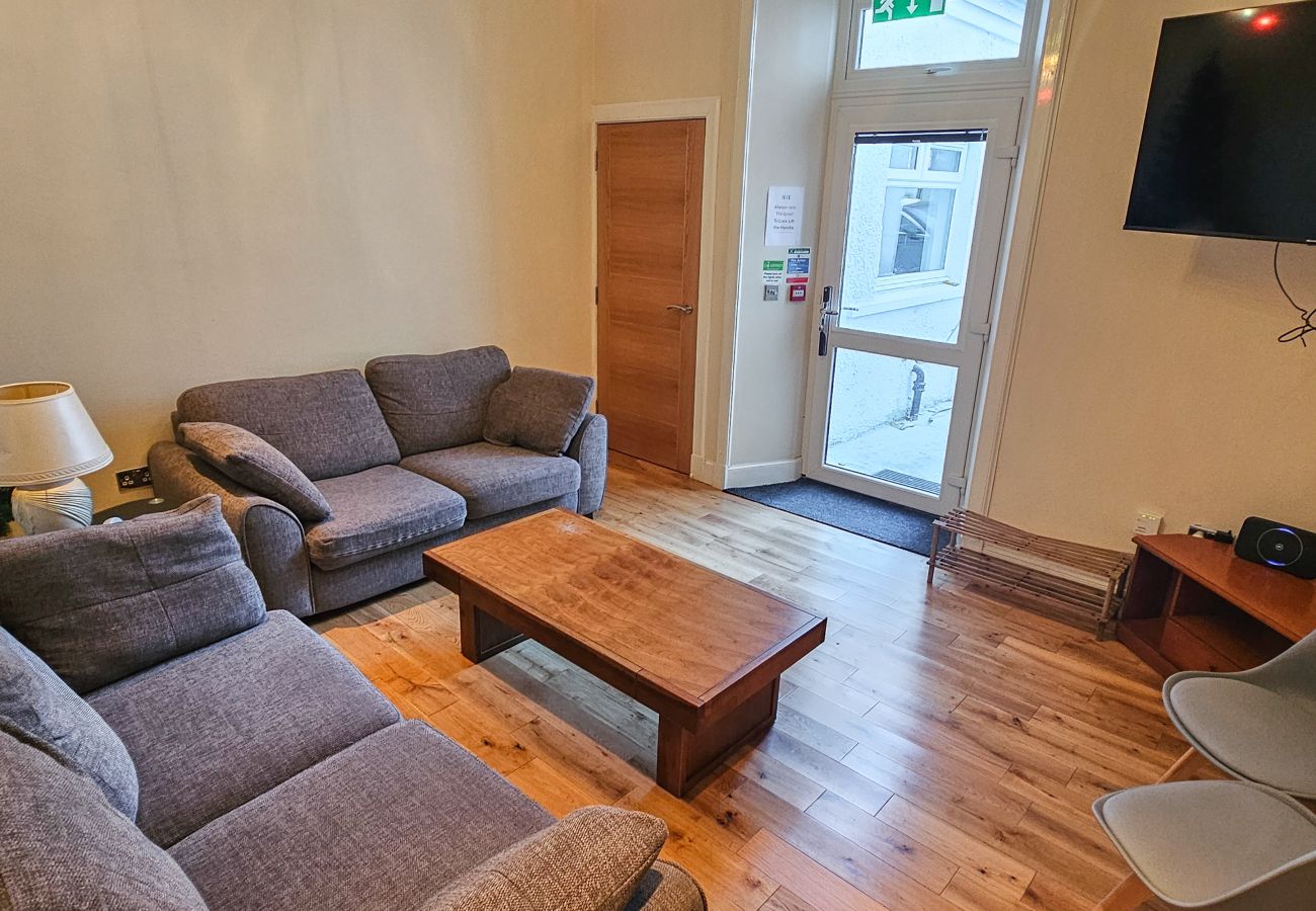 House in Tranent - Bridge St 6 Bedroom House - Tranent