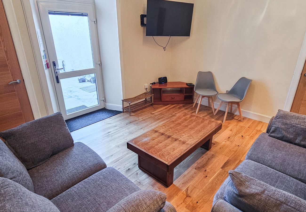 House in Tranent - Bridge St 6 Bedroom House - Tranent