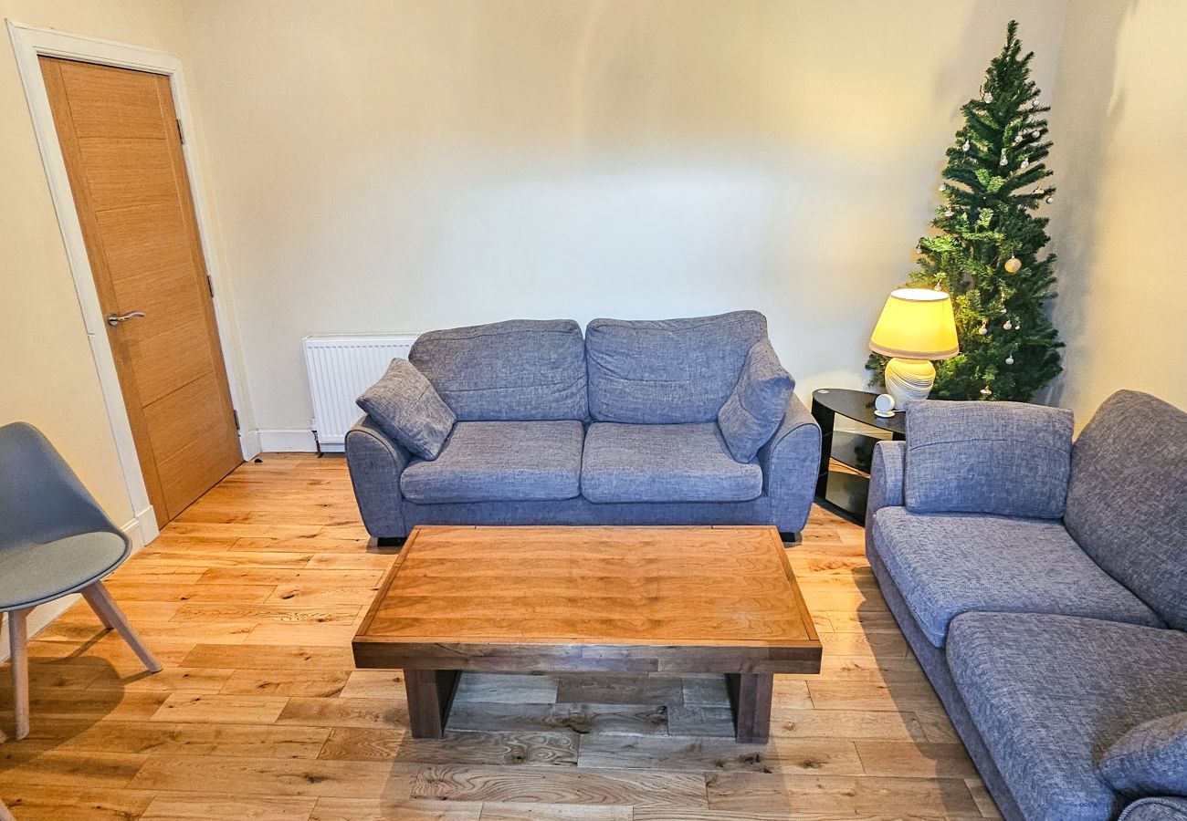 House in Tranent - Bridge St 6 Bedroom House - Tranent