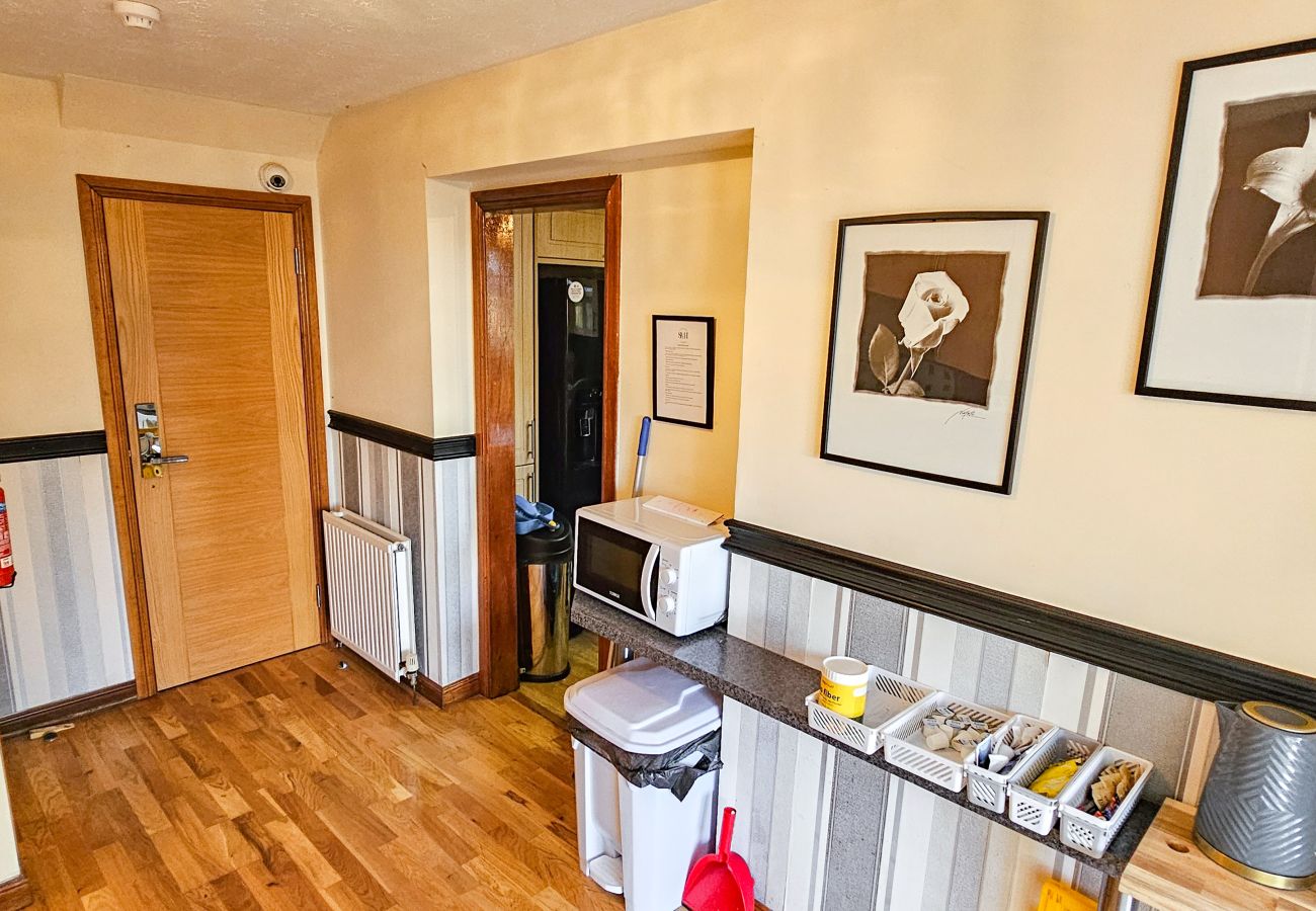 House in Edinburgh - Duddingston  9 Bedroom House - Edinburgh 