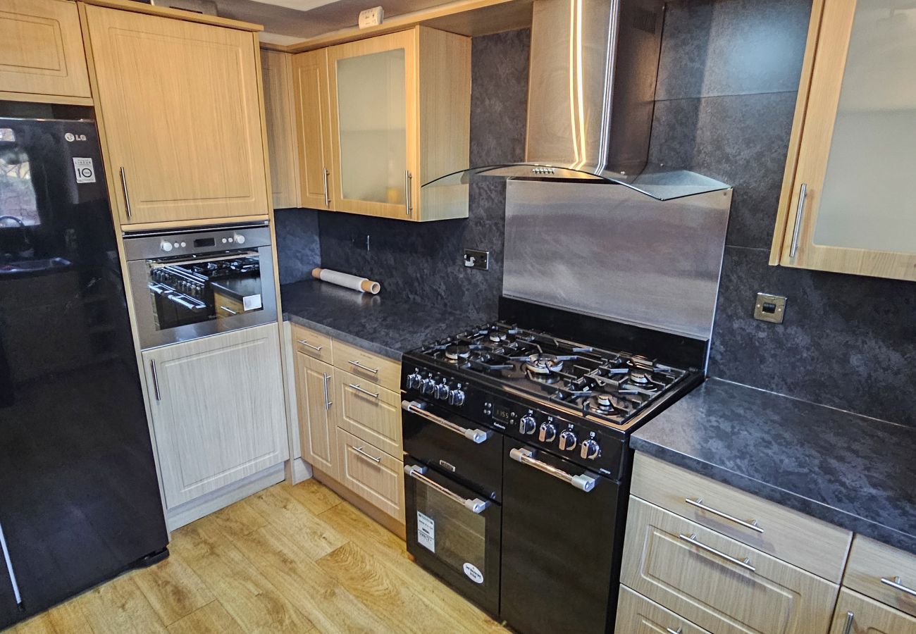 House in Edinburgh - Duddingston  9 Bedroom House - Edinburgh 