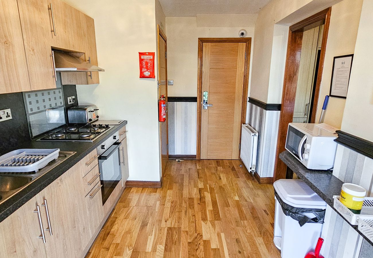 House in Edinburgh - Duddingston  9 Bedroom House - Edinburgh 