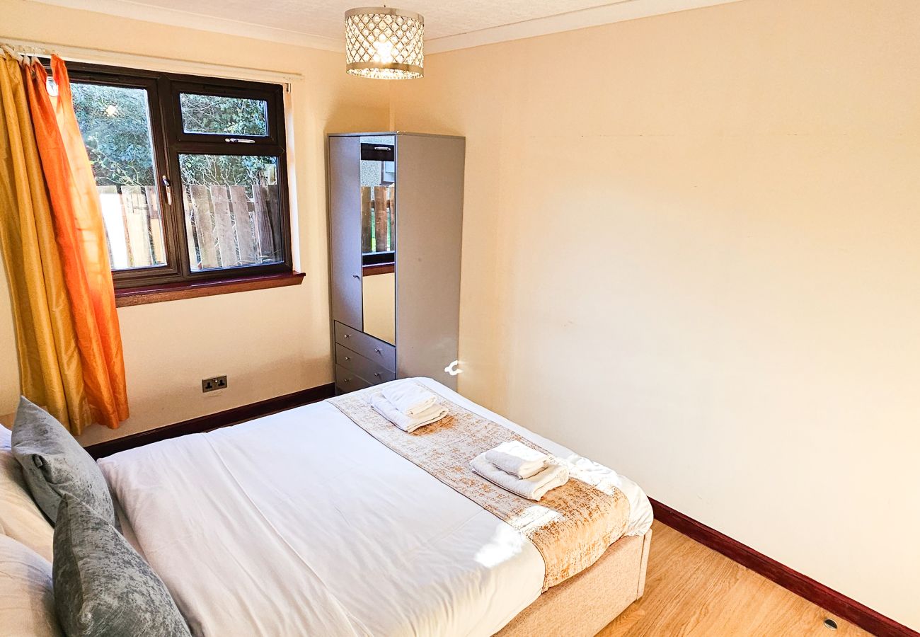 House in Edinburgh - Duddingston  9 Bedroom House - Edinburgh 