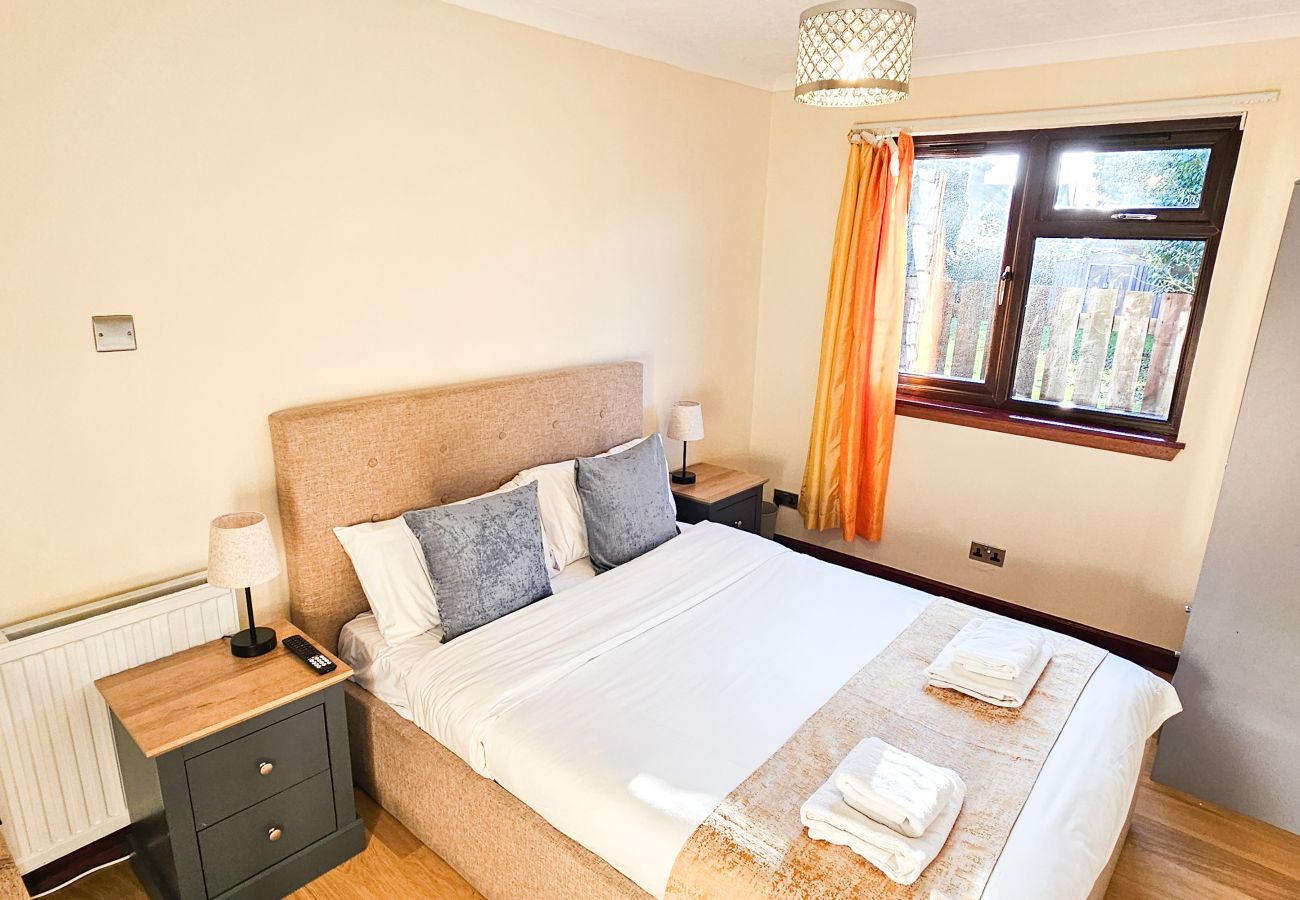 House in Edinburgh - Duddingston  9 Bedroom House - Edinburgh 