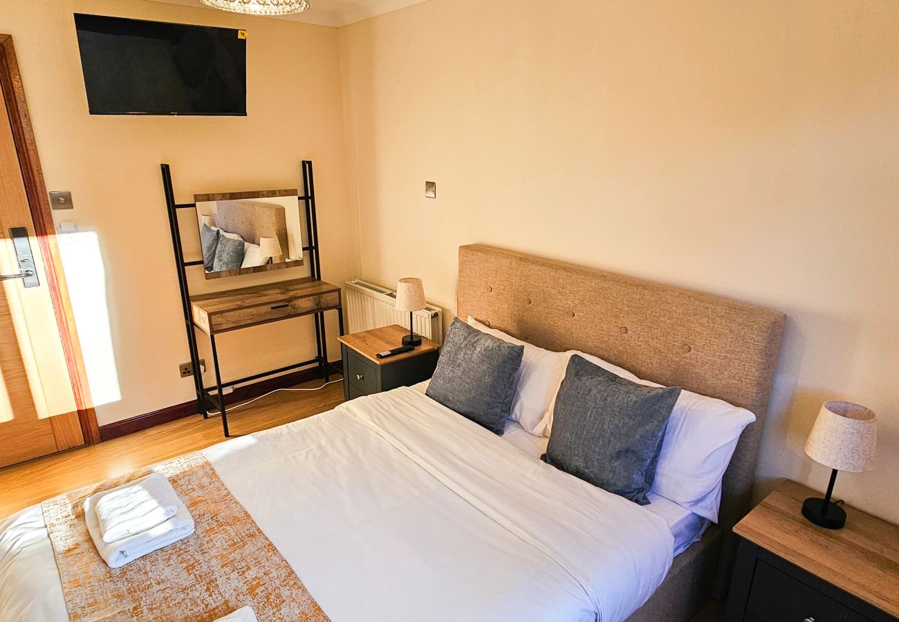 House in Edinburgh - Duddingston  9 Bedroom House - Edinburgh 