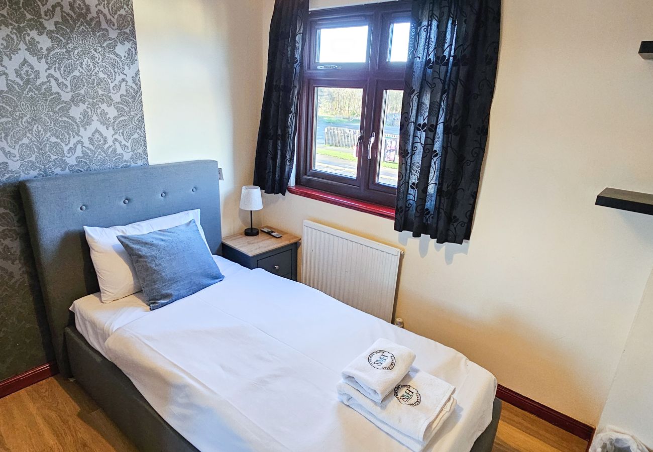 House in Edinburgh - Duddingston  9 Bedroom House - Edinburgh 