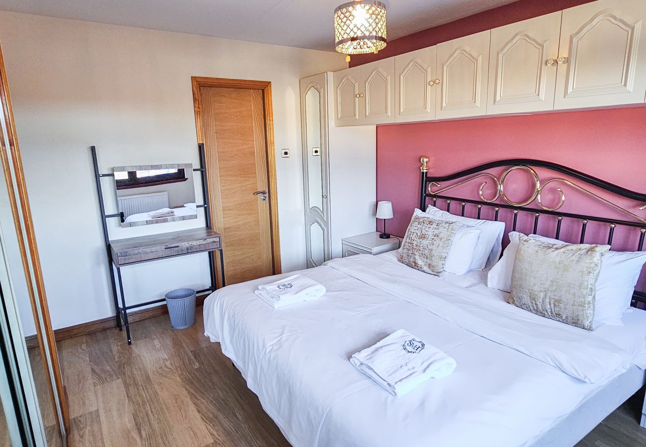 House in Edinburgh - Duddingston  9 Bedroom House - Edinburgh 