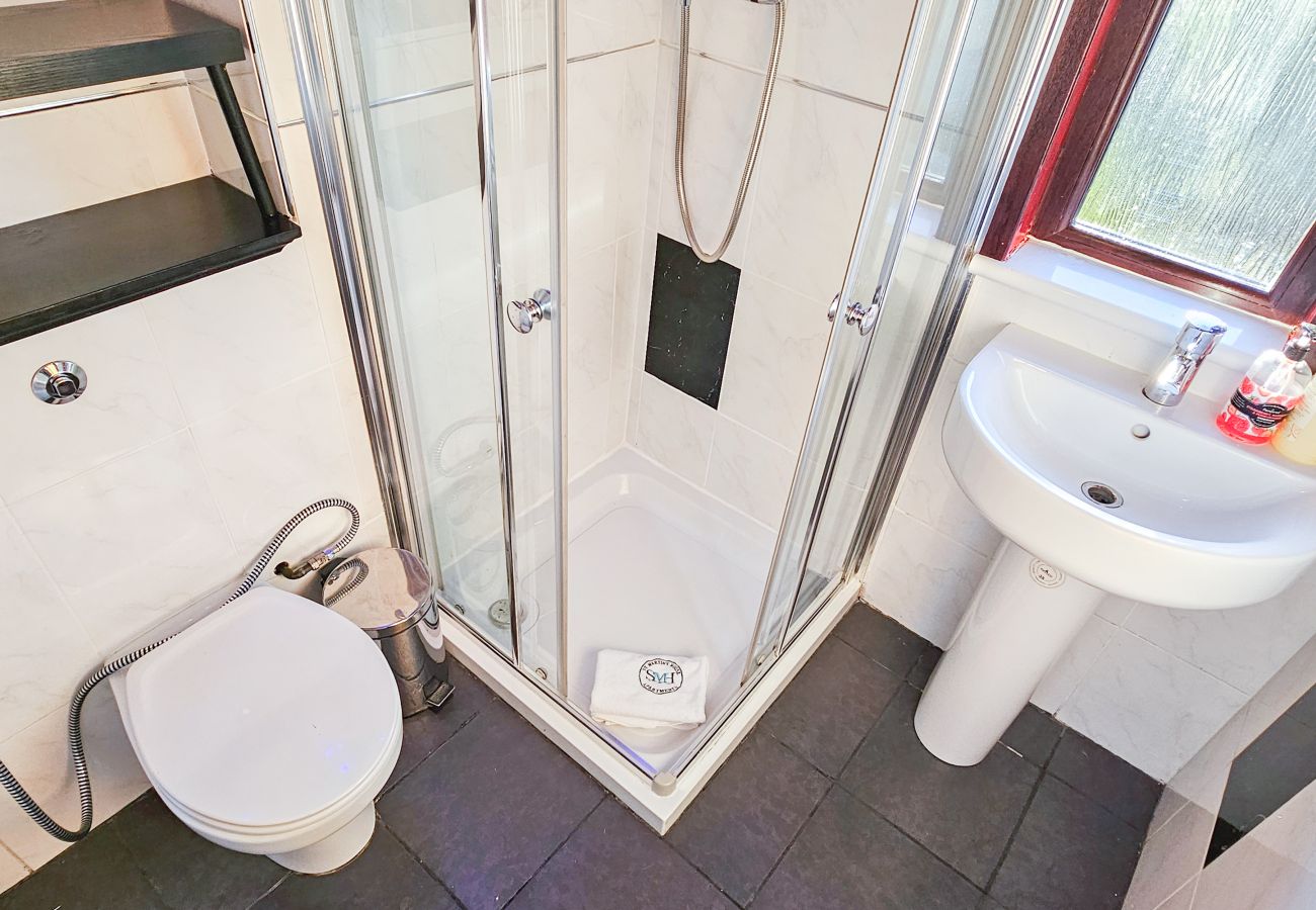 House in Edinburgh - Duddingston  9 Bedroom House - Edinburgh 