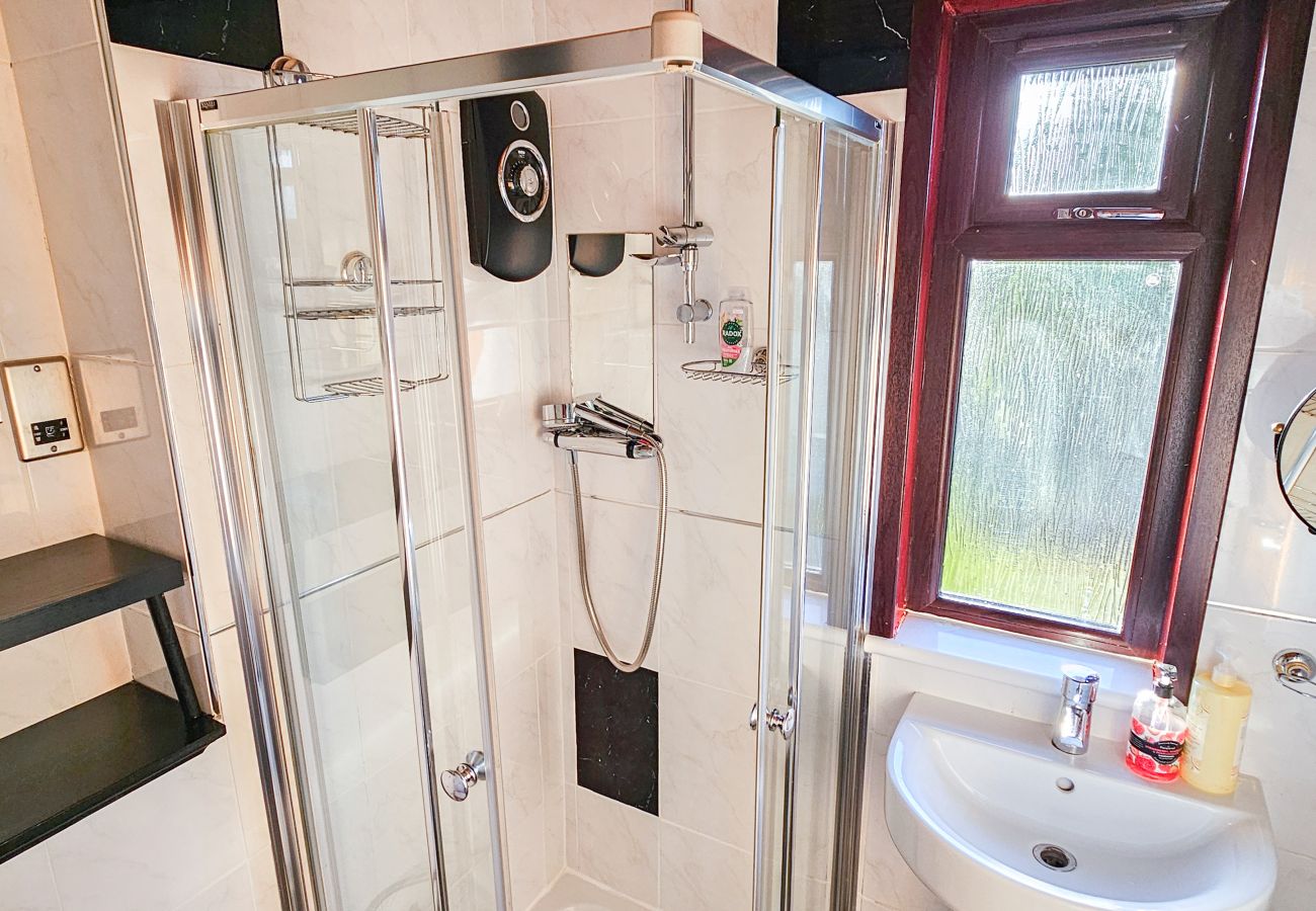 House in Edinburgh - Duddingston  9 Bedroom House - Edinburgh 