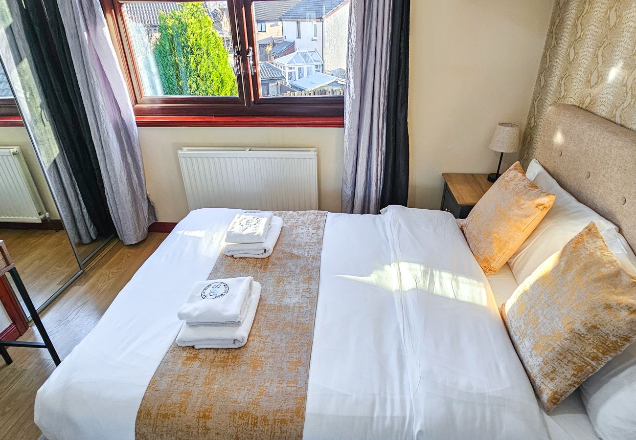 House in Edinburgh - Duddingston  9 Bedroom House - Edinburgh 