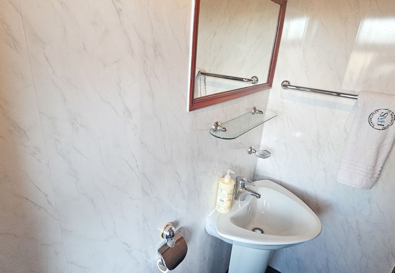 House in Edinburgh - Duddingston  9 Bedroom House - Edinburgh 