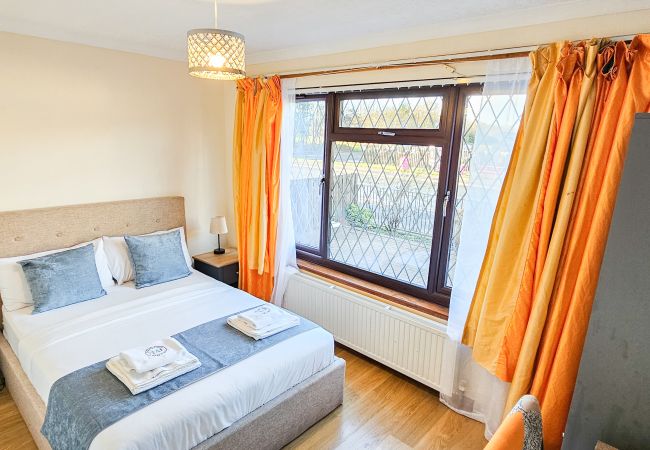 Rent by room in Edinburgh - Duddingston Guest House - Room 1 