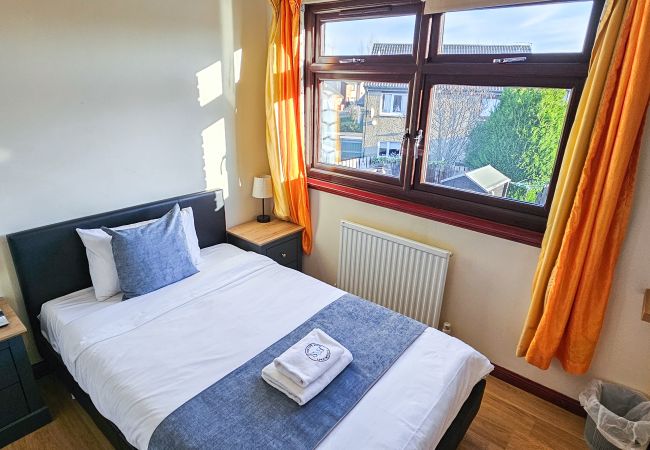 Rent by room in Edinburgh - Duddingston Guest House - Room 6