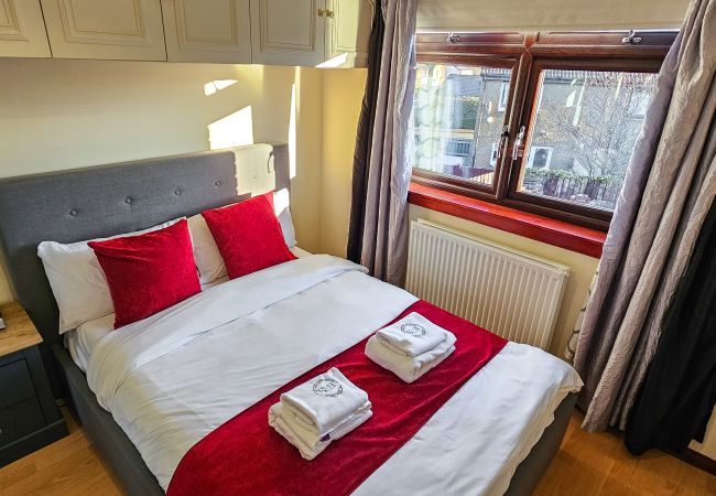 Rent by room in Edinburgh - Duddingston Guest House - Room 7