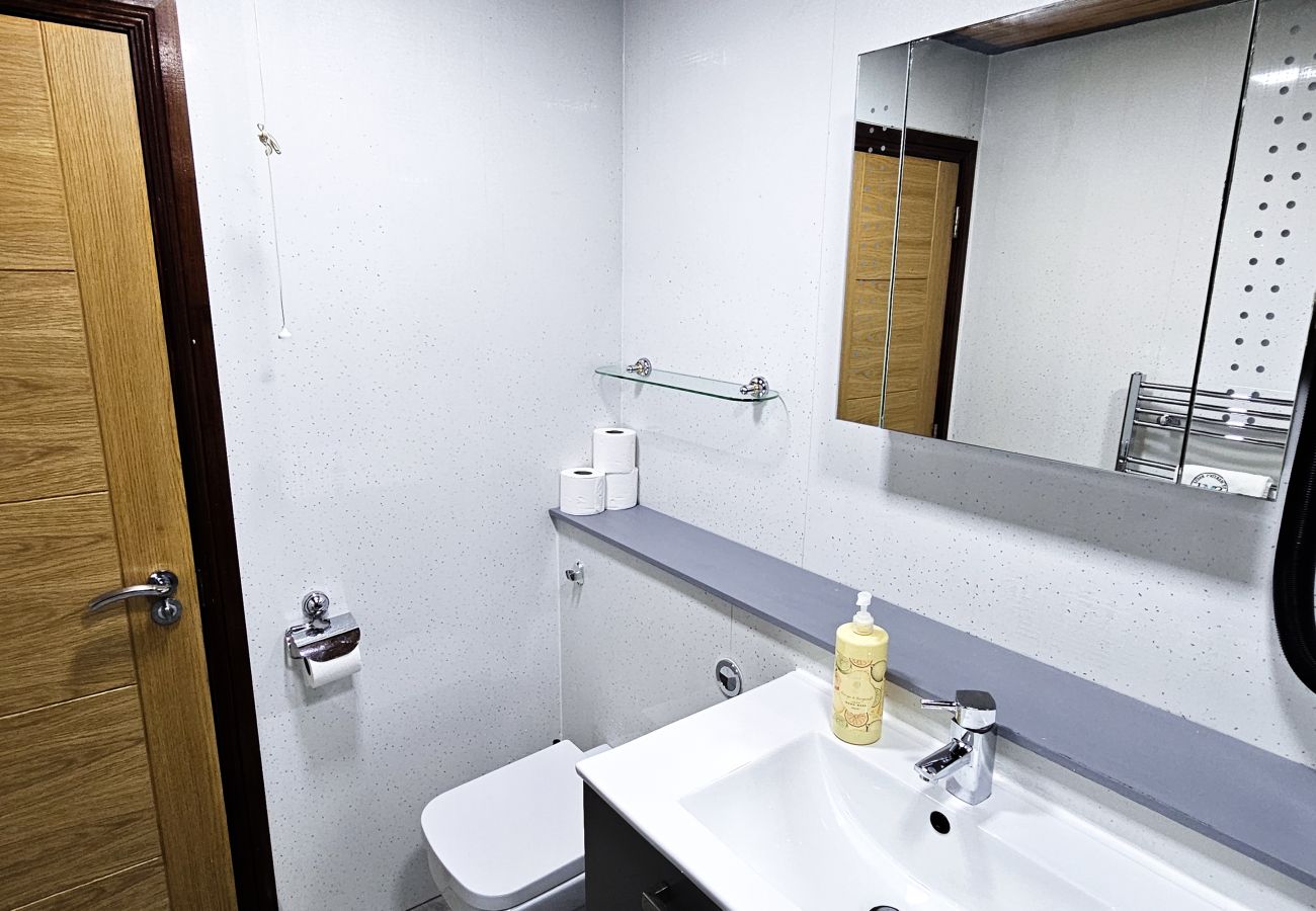 Rent by room in Edinburgh - Duddingston Guest House - Room 7