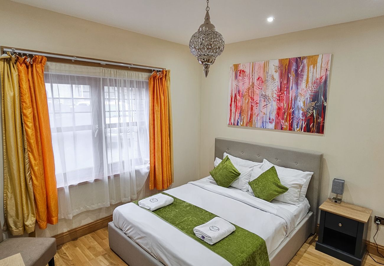 House in Tranent - St Martins 12 Bedroom House with Gym & Hot Tub - Tranent 