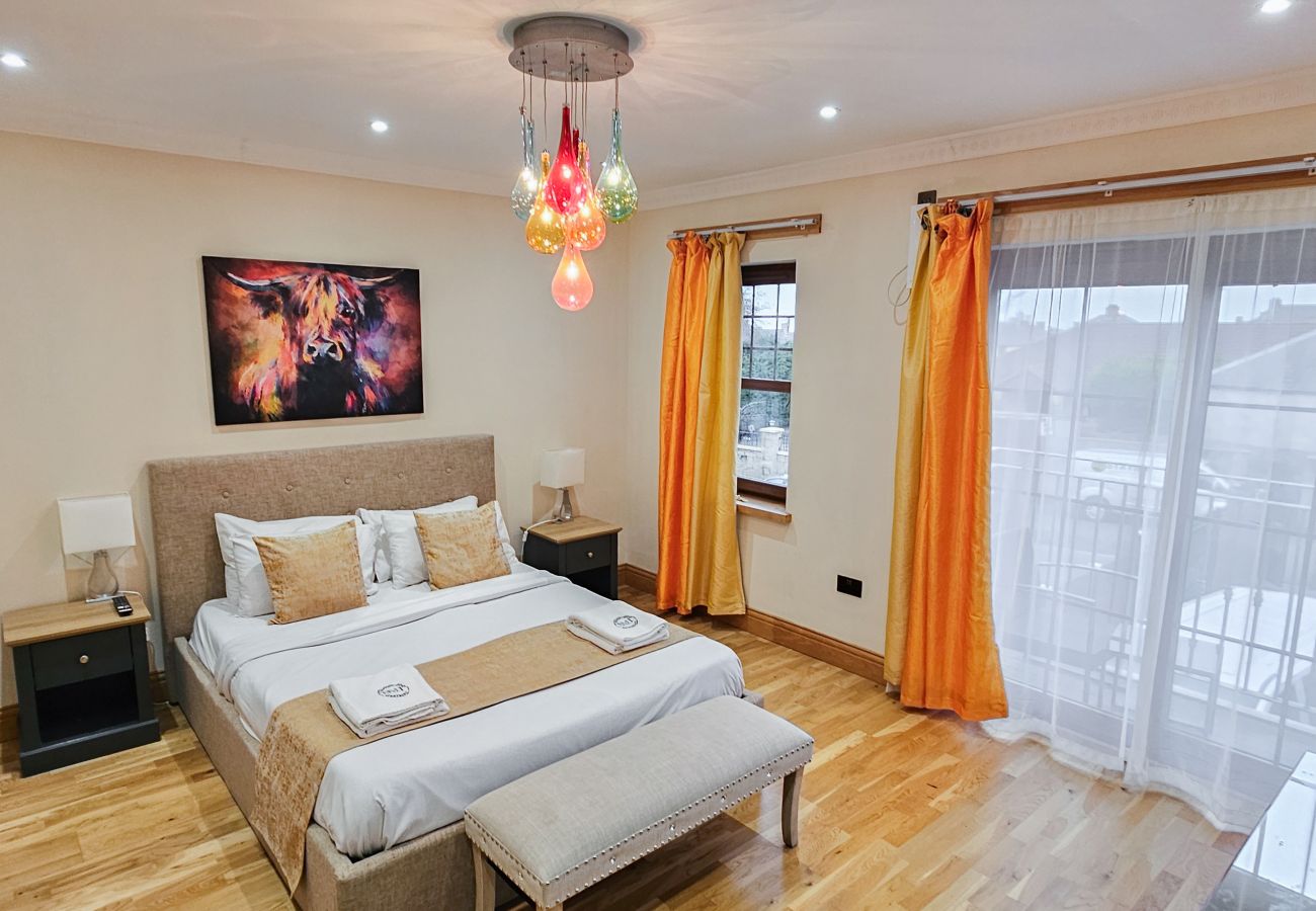 House in Tranent - St Martins 12 Bedroom House with Gym & Hot Tub - Tranent 