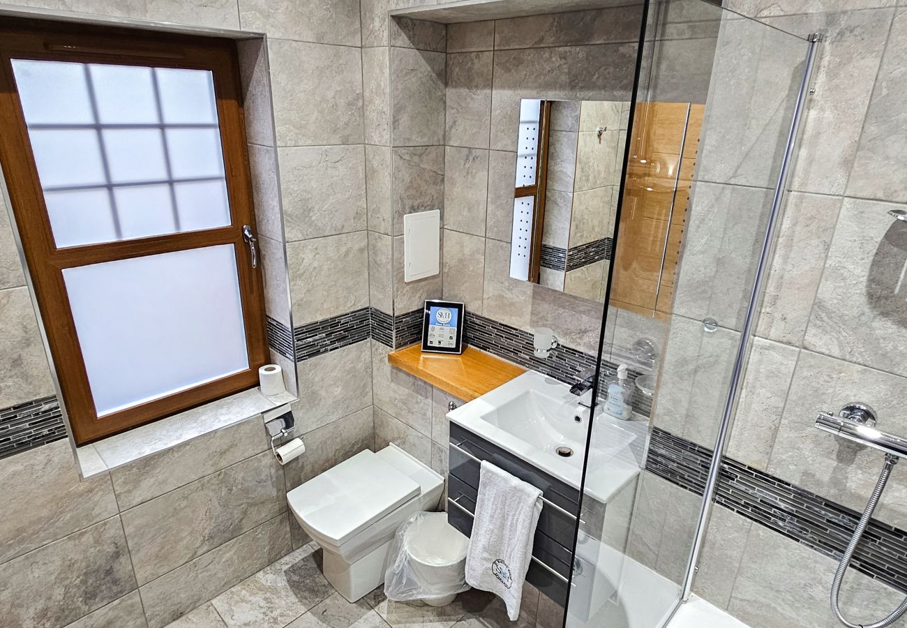 House in Tranent - St Martins 12 Bedroom House with Gym & Hot Tub - Tranent 